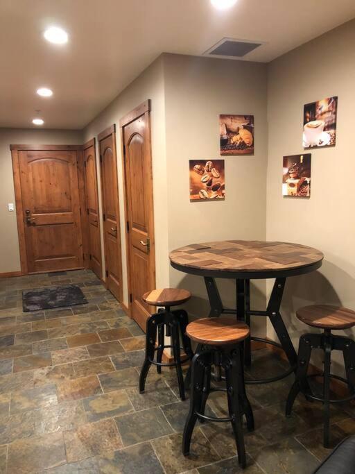 Penthouse Mountain Haven With Community Spa Room Kellogg Esterno foto